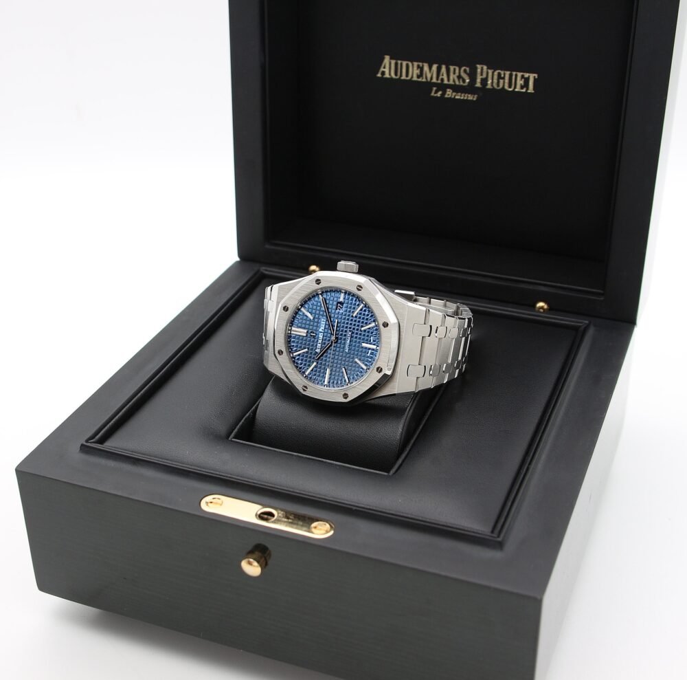 AUDEMARS PIGUET ROYAL OAK BLUE – Image 3